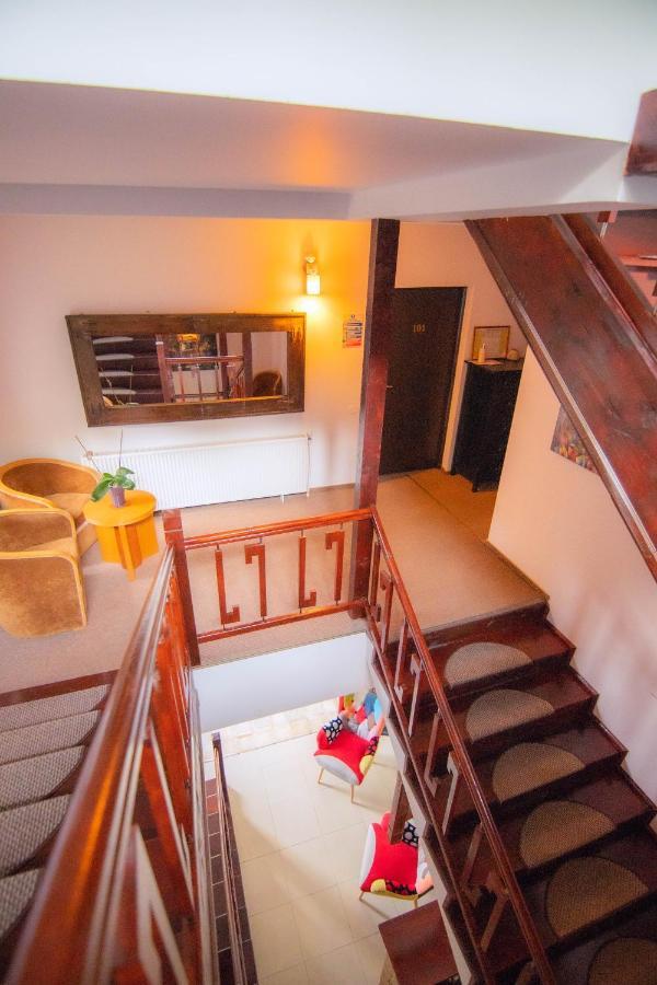 Hunter Vip Villa Reghin Exteriör bild